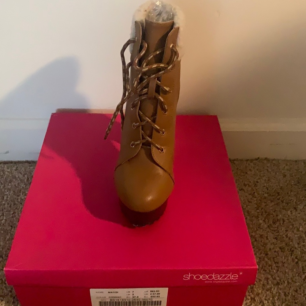 Heeled boots
